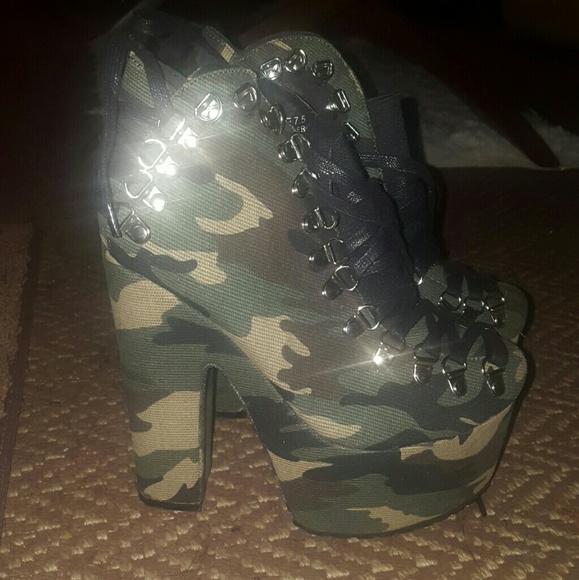 Camouflaged Fatigue Army platform booties - Picture 2 of 4